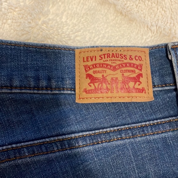 Vintage Levi’s low rise boot cut jeans - Picture 3 of 4